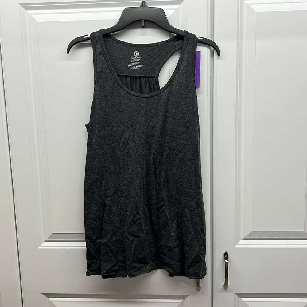 NWT - CLOYA | Grey workout tank